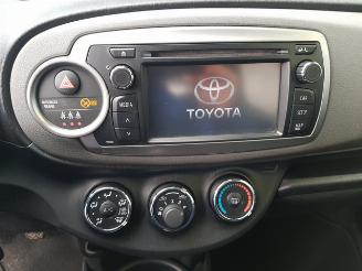 Toyota Yaris 1.0 VVT-i Aspiration picture 23
