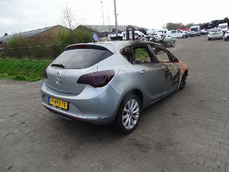 krockskadad bil auto Opel Astra 1.4 16v 2012/11