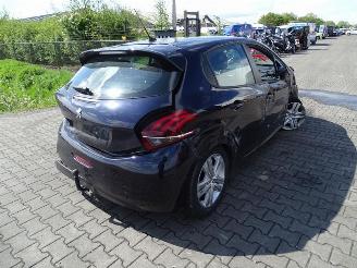 Damaged car Peugeot 208 1.2 Vti 2019/1