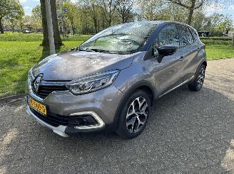 Damaged car Renault Captur  2018/4