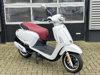 Vaurioauto  scooters Kymco  New Like 2020/8