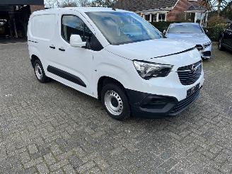 damaged passenger cars Opel Combo 1.6 D L1H1 EDITION. 2019/7