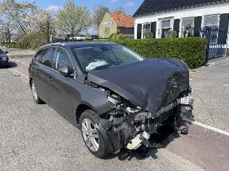 uszkodzony samochody osobowe Peugeot 308 1.6 BlueHDi 120 Combi 2014/9