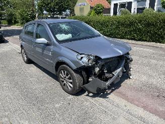Salvage car Opel Astra 1.6-16V 2008/7
