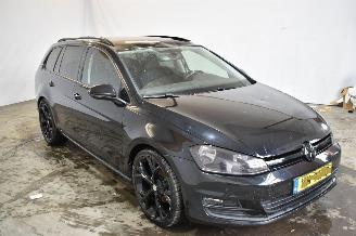 damaged passenger cars Volkswagen Golf 1.0 TSI Business Edition Connected 2015/12