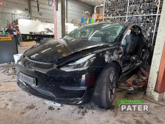 krockskadad bil auto Tesla Model 3 Model 3, Sedan, 2017 EV AWD 2019/5