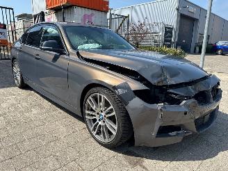 damaged passenger cars BMW 3-serie 320i M-Sport Executive 2018/11