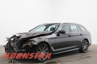 uszkodzony samochody osobowe BMW 5-serie 5 serie Touring (G31), Combi, 2017 540i xDrive 3.0 TwinPower Turbo 24V 2018/8