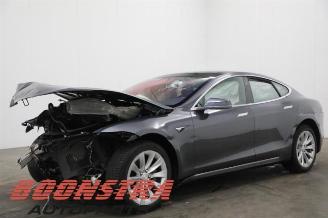 Damaged car Tesla Model S Model S, Liftback, 2012 75D 2017/9