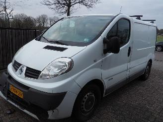 disassembly passenger cars Renault Trafic 2.0 dci Automaaat 2012/8