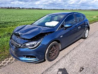 damaged passenger cars Opel Astra K 1.0 12V 2016/3