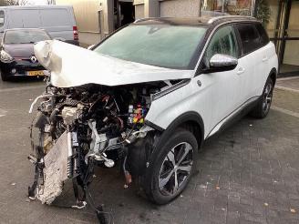 Damaged car Peugeot 5008 5008 II (M4/MC/MJ/MR), MPV, 2016 1.2 12V e-THP PureTech 130 2021/2