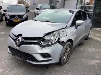 Voiture accidenté Renault Clio Clio IV (5R), Hatchback 5-drs, 2012 0.9 Energy TCE 90 12V 2018/3