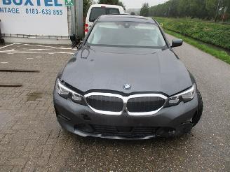 damaged passenger cars BMW 3-serie  2022/1
