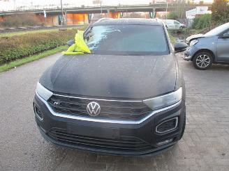 damaged passenger cars Volkswagen T-Roc  2020/1