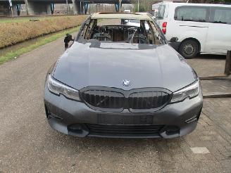 Vaurioauto  passenger cars BMW 3-serie 330 E 2022/1