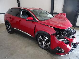 Damaged car Peugeot 3008 1.2 THP AUTOMAAT 2020/7