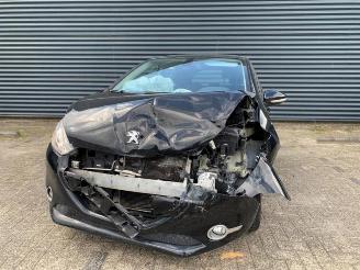 damaged machines Peugeot 208 208 I (CA/CC/CK/CL), Hatchback, 2012 / 2019 1.2 Vti 12V PureTech 82 2014/1