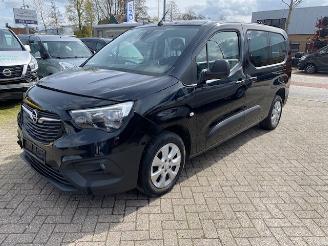 Vaurioauto  commercial vehicles Opel Combo 1.5d 96kw Double cab. 5p. Automaat Navi Klima MAXI 2020/10