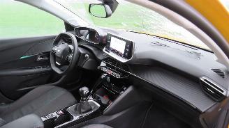 Peugeot 208 1.2.74kw Pure Allure  56.000km !!! Nap 5drs Navigatie Camera 2021-12 vol optie picture 5