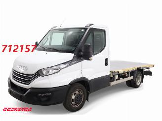 Schadeauto Iveco Daily 35C14 Hi-Matic (Kuhlkoffer) Airco Cruise 2022/10