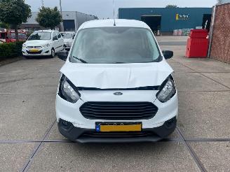 damaged passenger cars Ford Courier  2019/4