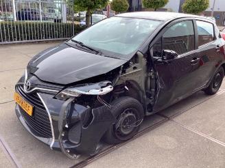 uszkodzony samochody osobowe Toyota Yaris Yaris III (P13), Hatchback, 2010 / 2020 1.0 12V VVT-i 2015/10