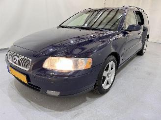 Volvo V-70 2.5T Kinetic Automaat picture 3