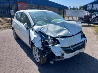 skadebil auto Opel Corsa-E  2016/7