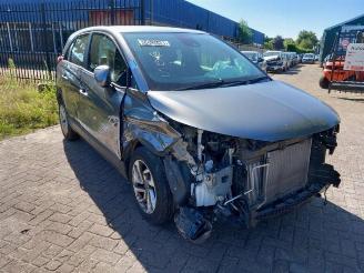 krockskadad bil auto Opel Crossland  2018/4
