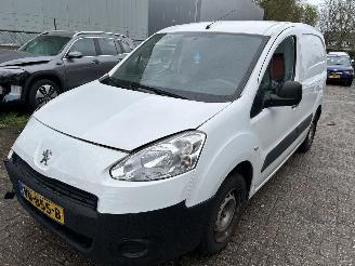 damaged commercial vehicles Peugeot Partner 1.6 HDI 2013/4