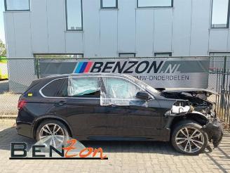 Vaurioauto  passenger cars BMW X5  2015/9