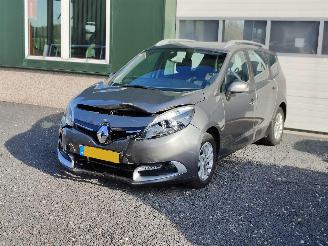 damaged passenger cars Renault Grand-scenic 1.2 TCe 96kw  7 persoons Clima Navi Cruise 2014/3