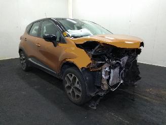damaged passenger cars Renault Captur 0.9 TCE Intens 2018/5