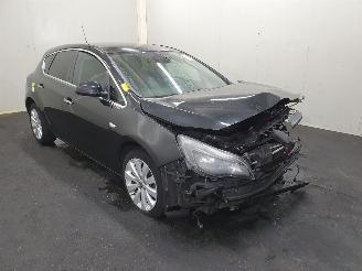 Voiture accidenté Opel Astra J 1.4 Turbo Cosmo 2013/1