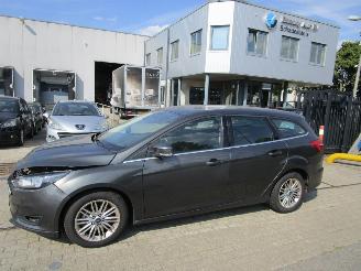 Salvage car Ford Focus 1.0i 92kW 93000 km 2017/4