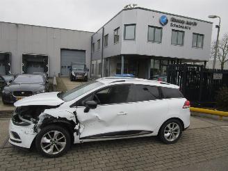 uszkodzony samochody osobowe Renault Clio 1.5dci Estate AIRCO NAVI E6 2017/7
