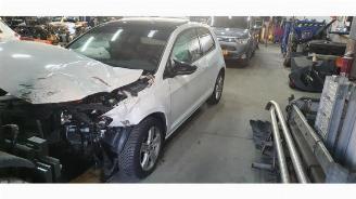 dañado vehículos comerciales Volkswagen Golf Golf VII (AUA), Hatchback, 2012 / 2021 1.6 TDI 16V 2014/10