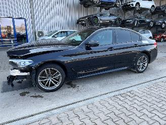 krockskadad bil auto BMW 5-serie 520d 2020/4