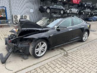Auto incidentate Tesla Model S 85 D AWD 2015/6