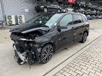 uszkodzony samochody osobowe Mercedes B-klasse Sports Tourer 2018/3