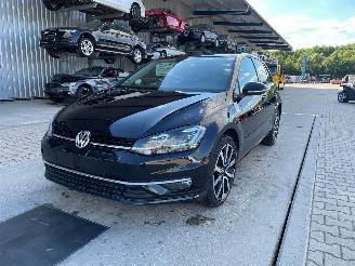 uszkodzony samochody osobowe Volkswagen Golf VII 2.0 TDI 4motion 2017/10
