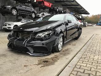 Vaurioauto  passenger cars Mercedes E-klasse E 220 Bluetec 2016/2