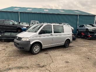 disassembly commercial vehicles Volkswagen Transporter T5 Bus 2.5 TDi 2005/1