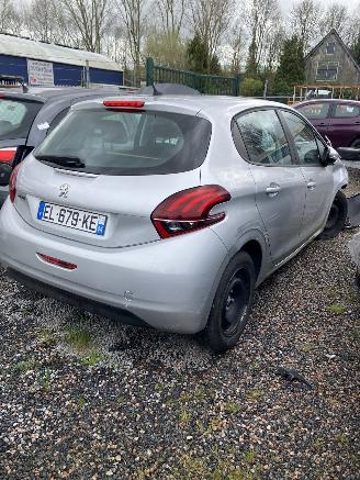 škoda osobní automobily Peugeot 208 1.6 BLUE HDI 2017/4