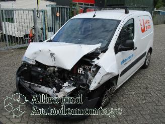 Voiture accidenté Citroën Berlingo Berlingo Van 1.6 Hdi, BlueHDI 75 (DV6ETED(9HN)) [55kW]  (07-2010/06-20=
18) 2014/2