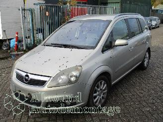 Damaged car Opel Zafira Zafira (M75) MPV 2.2 16V Direct Ecotec (Z22YH(Euro 4)) [110kW]  (07-20=
05/12-2012) 2006