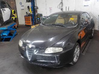 demontáž osobní automobily Alfa Romeo GT GT (937) Coupé 2.0 JTS 16V (937.A.1000) [121kW]  (11-2003/09-2010) 2004/7