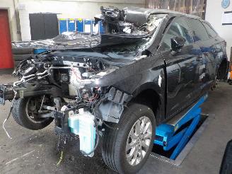 uszkodzony samochody osobowe Seat Leon Leon ST (5FF) Combi 5-drs 1.6 TDI 16V (CRKB) [81kW]  (09-2013/08-2020)= 2014/3