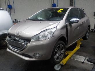 demontáž osobní automobily Peugeot 208 208 I (CA/CC/CK/CL) Hatchback 1.6 Vti 16V (EP6C(5FS)) [88kW]  (03-2012=
/12-2019) 2012/6